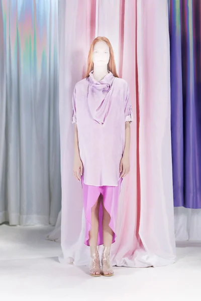 Look 18